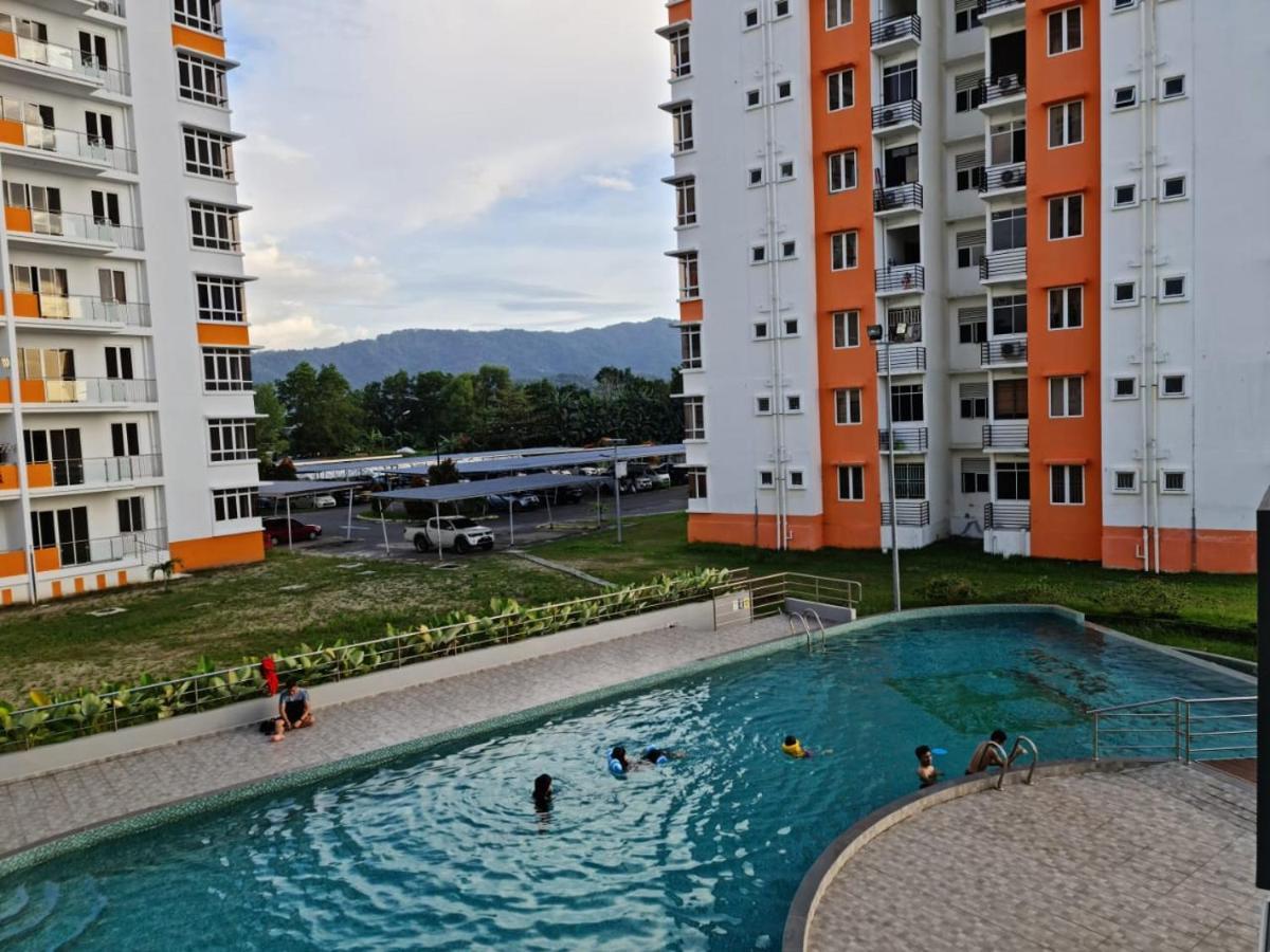 Rhr Deluxe Guesthouse Kinarut Papar Sabah - Pool View Exterior photo