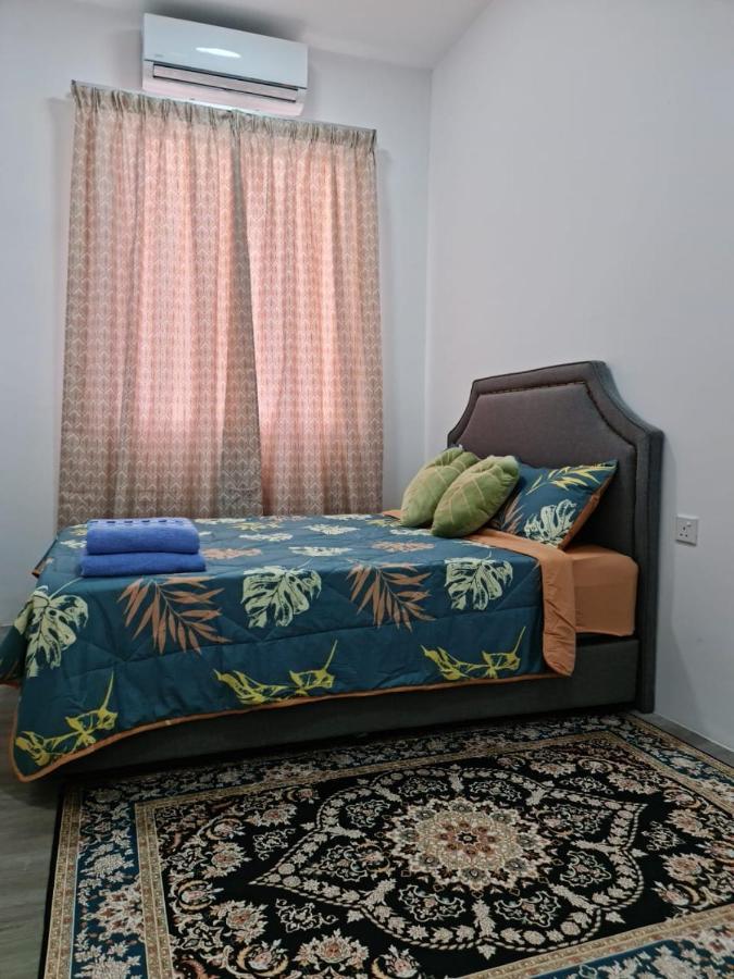 Rhr Deluxe Guesthouse Kinarut Papar Sabah - Pool View Exterior photo